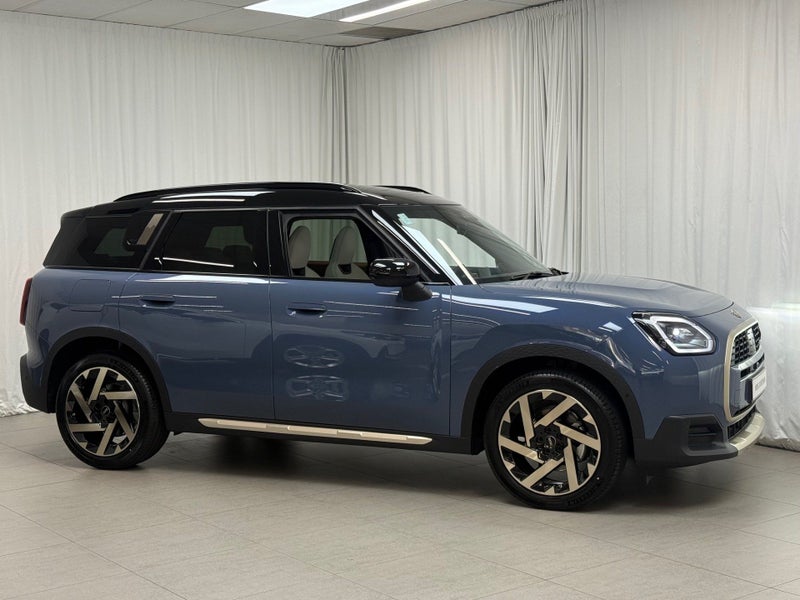 2025 MINI Countryman Countryman S ALL4 Favoured image 4