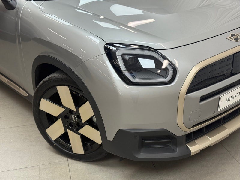 2025 MINI Countryman Countryman SE ALL4 Favoured image 2