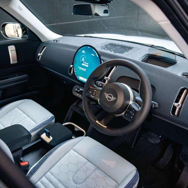 2025 MINI Countryman E Classic image 3