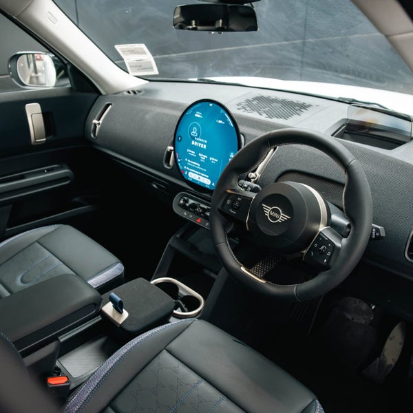 2025 MINI Countryman E Classic image 3