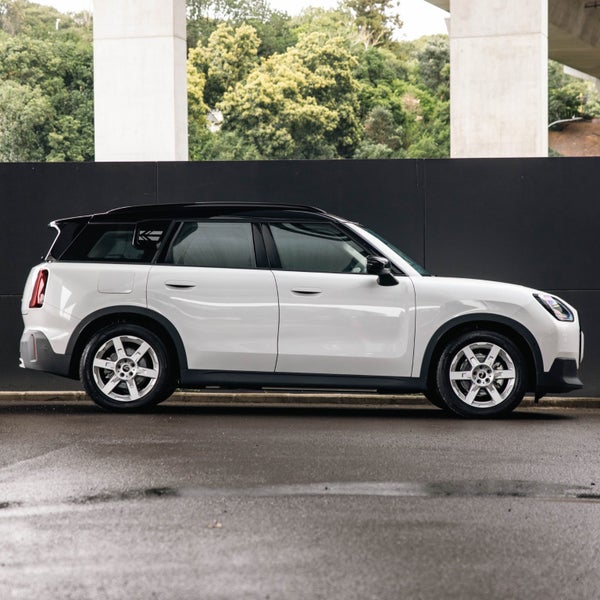 2025 MINI Countryman E Classic image 4