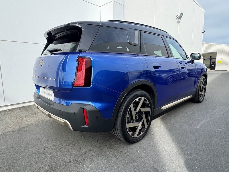 2025 MINI Countryman E Favoured image 3
