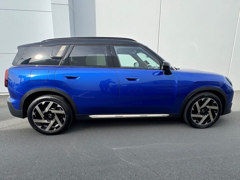 2025 MINI Countryman E Favoured image 5