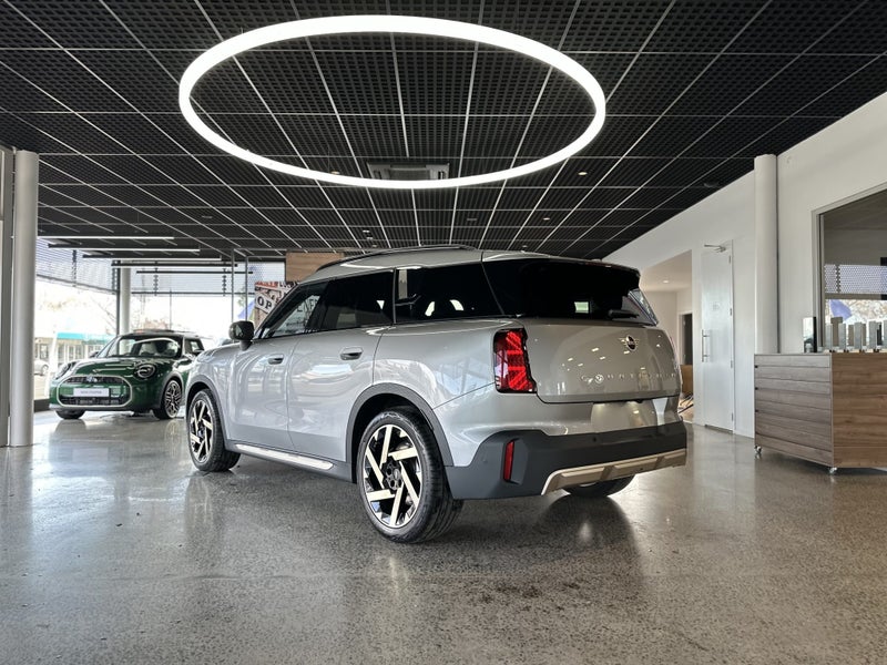 2025 MINI Countryman E Favoured image 4