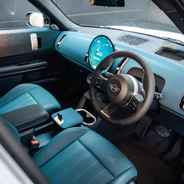 2025 MINI Countryman E Favoured image 3