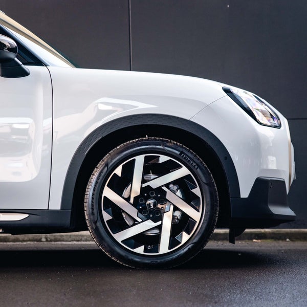 2025 MINI Countryman E Favoured image 5
