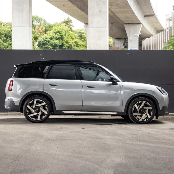 2025 MINI Countryman E Favoured Pack image 4