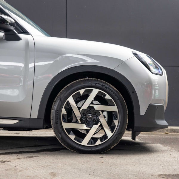 2025 MINI Countryman E Favoured Pack image 5