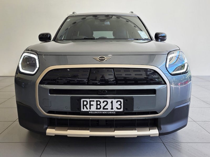 2025 MINI Countryman E Favoured Spec image 2