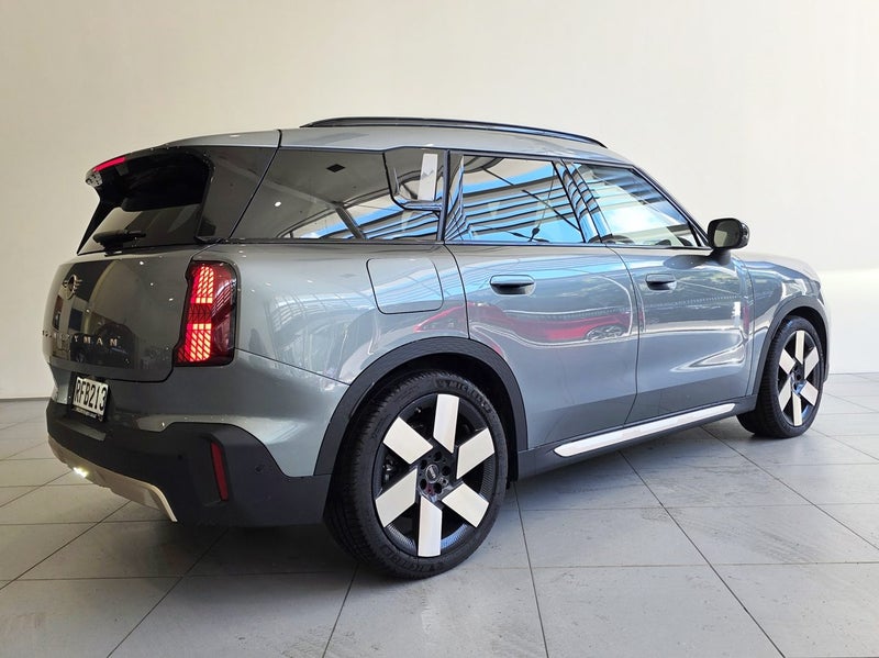 2025 MINI Countryman E Favoured Spec image 4