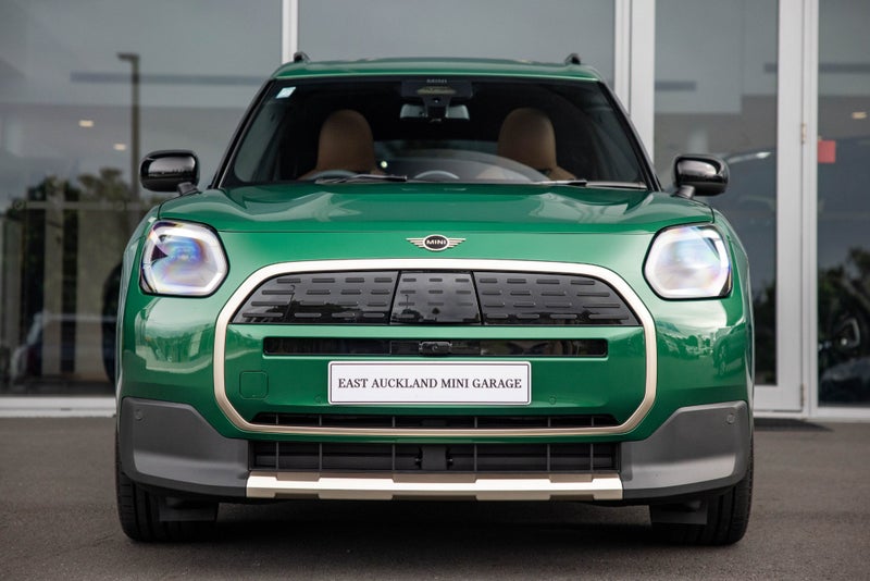 2025 MINI Countryman E Full Electric Favoured Trim image 2