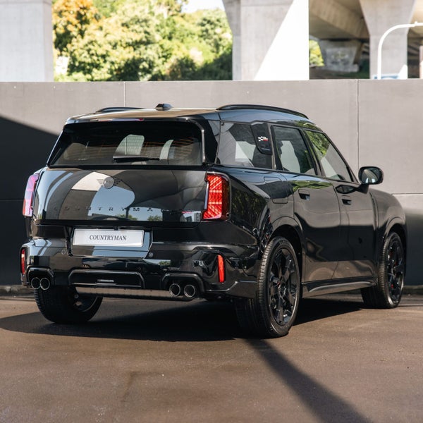 2025 MINI Countryman JCW Countryman ALL4 Classic image 2