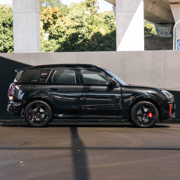 2025 MINI Countryman JCW Countryman ALL4 Classic image 4