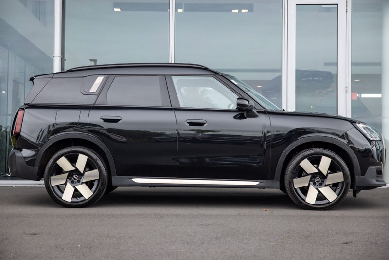 2025 MINI Countryman S All4 image 3
