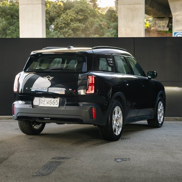 2025 MINI Countryman S ALL4 Classic image 2