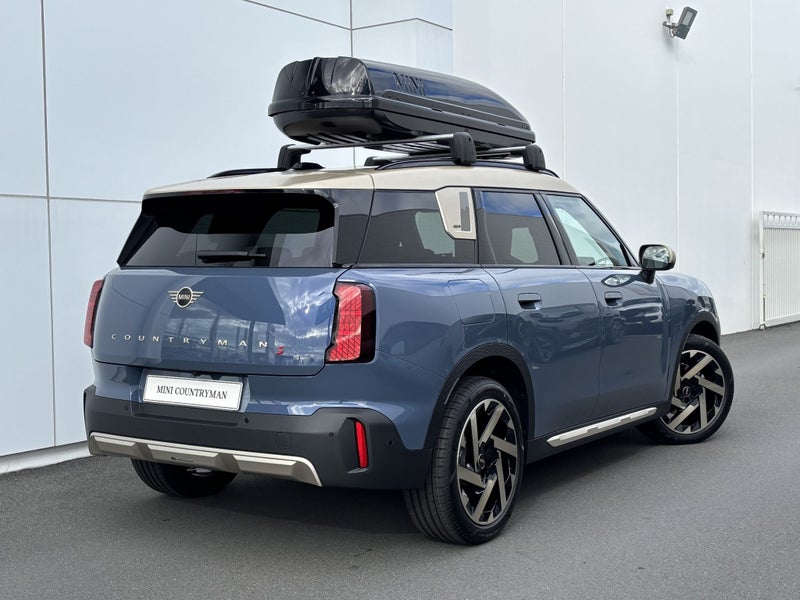 2025 MINI Countryman S All4 Favoured image 2
