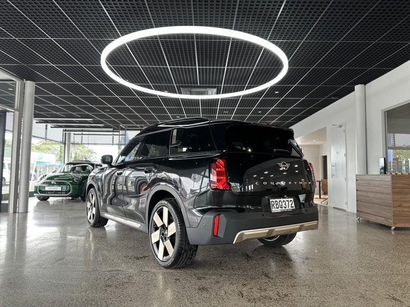 2025 MINI Countryman S ALL4 Favoured image 4