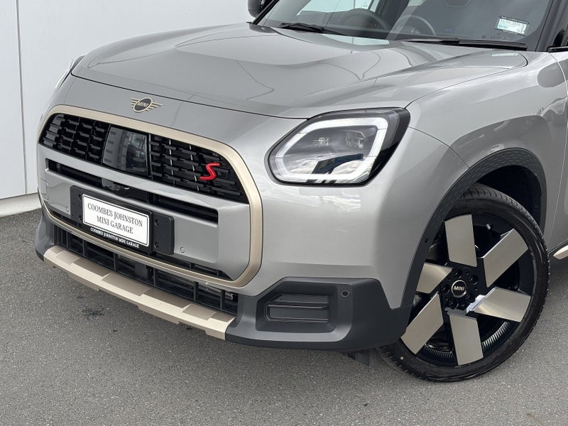 2025 MINI Countryman S All4 Favoured image 4