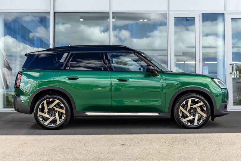 2025 MINI Countryman S ALL4 Favoured image 3