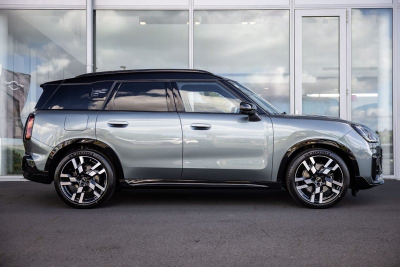 2025 MINI Countryman S ALL4 JCW Sports image 3