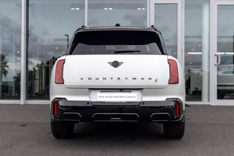 2025 MINI Countryman S ALL4 JCW Sports image 4