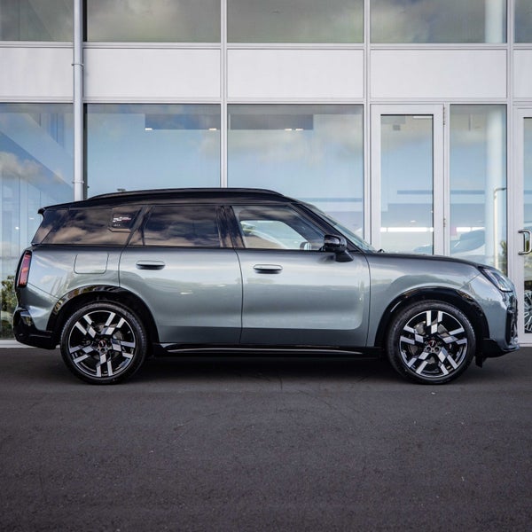 2025 MINI Countryman S ALL4 JCW Sports image 3