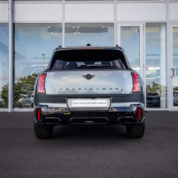2025 MINI Countryman S ALL4 JCW Sports image 4