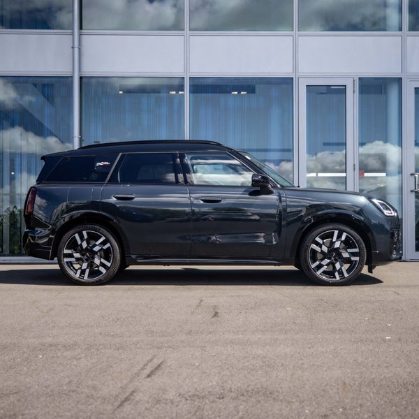 2025 MINI Countryman S ALL4 JCW Sports image 3