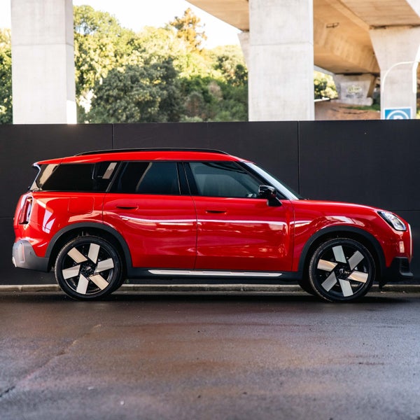 2025 MINI Countryman S Favoured image 4