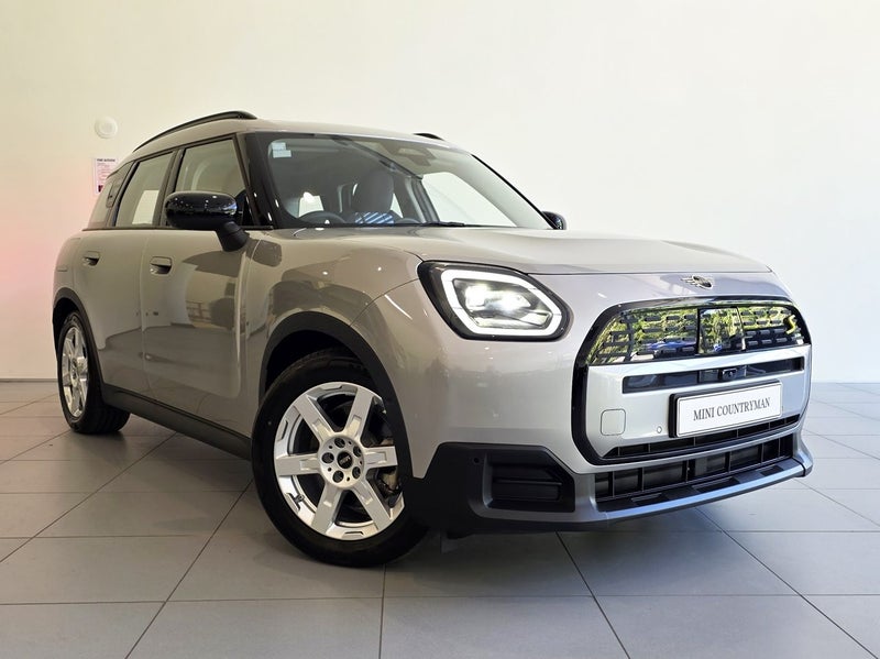 2025 MINI Countryman SE ALL4 Classic image 1