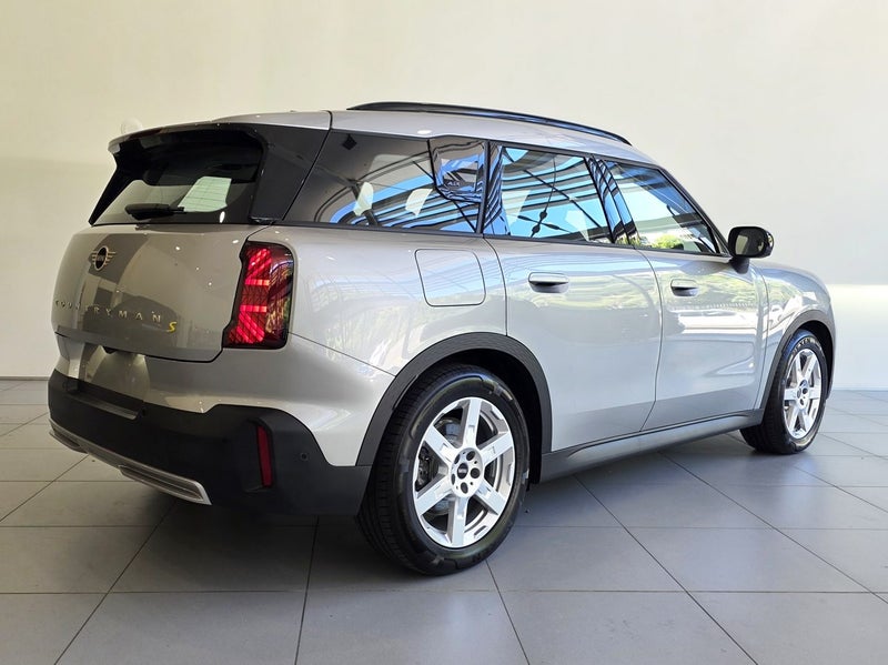 2025 MINI Countryman SE ALL4 Classic image 4