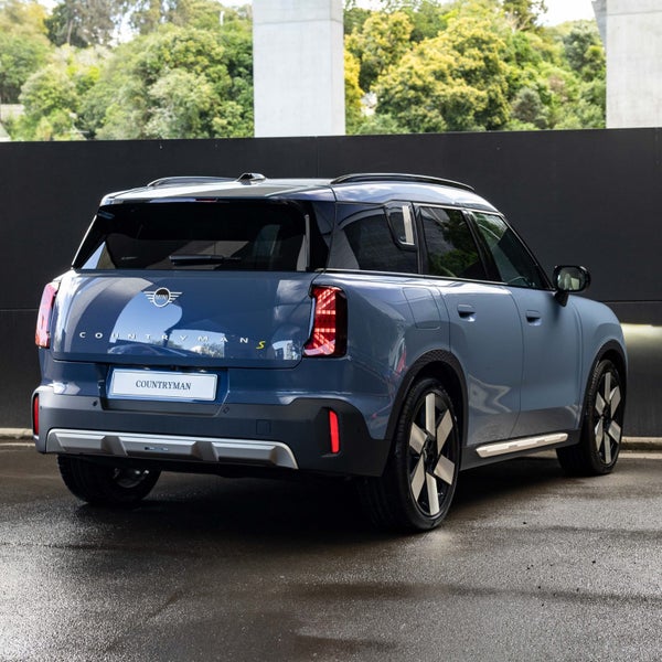 2025 MINI Countryman SE ALL4 Favoured image 2