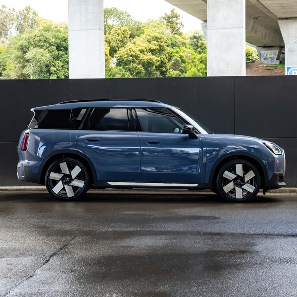 2025 MINI Countryman SE ALL4 Favoured image 4