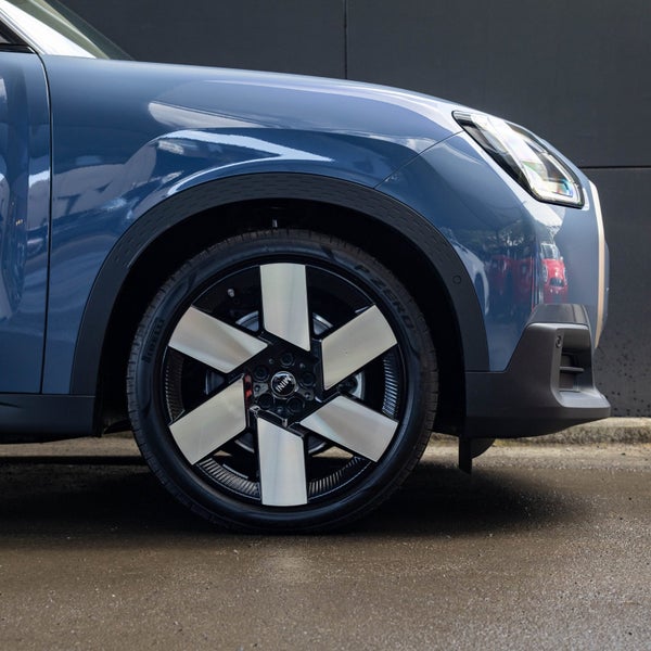 2025 MINI Countryman SE ALL4 Favoured image 5