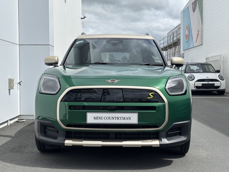 2025 MINI Countryman SE All4 Favoured image 3