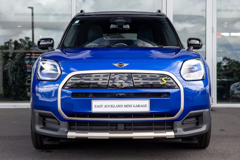 2025 MINI Countryman SE ALL4 Full electric Favo... image 2