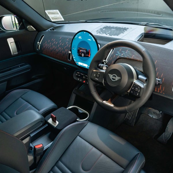 2025 MINI Countryman SE ALL4 JCW Favoured image 3