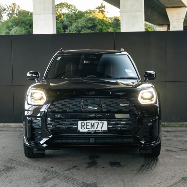 2025 MINI Countryman SE ALL4 JCW Favoured image 4