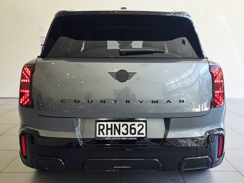 2025 MINI Countryman SE All4 JCW Sport image 5