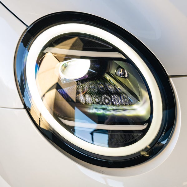2025 MINI Electric Hatch SE JCW Favoured image 5