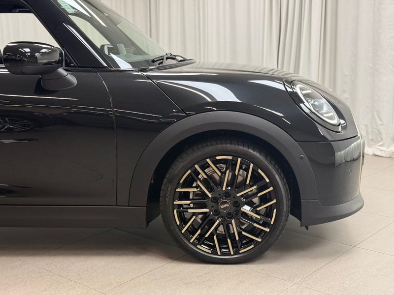 2025 MINI Hatch Cooper image 2