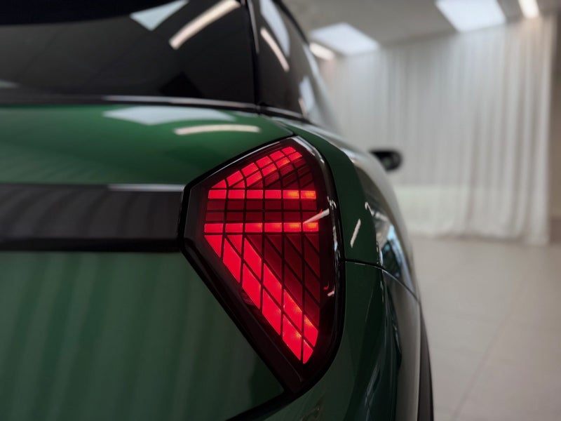 2025 MINI Hatch Cooper C 3Door Favoured image 4