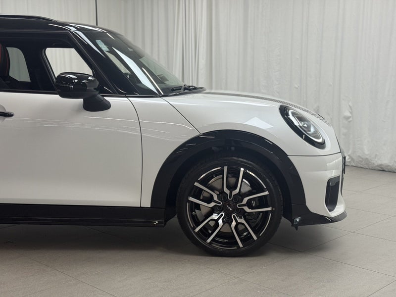2025 MINI Hatch Cooper S 5 door JCW SPORT image 3
