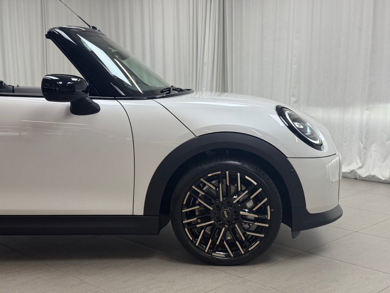 2025 MINI Hatch Cooper S Convertible Favoured image 4