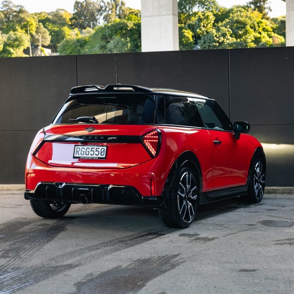 2025 MINI JCW 3 Door Hatch Favoured image 2