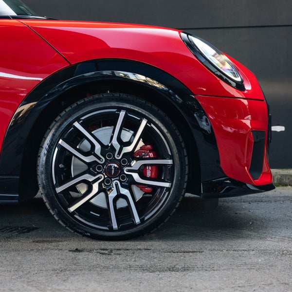 2025 MINI JCW 3 Door Hatch Favoured image 5