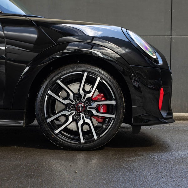 2025 MINI JCW 3 Door Hatch Favoured image 5