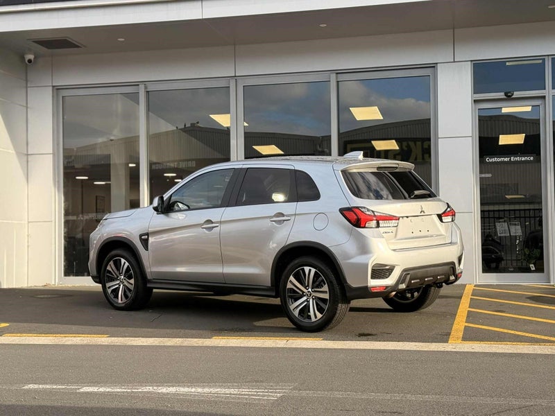 2025 Mitsubishi ASX 2.0P LS 2WD CVT - STYLE UP... image 4