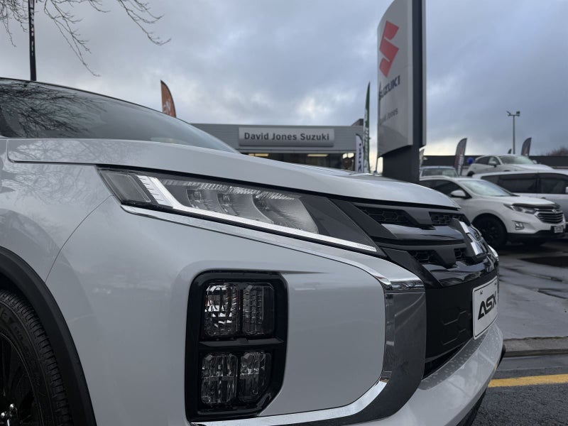 2025 Mitsubishi ASX VRX image 3