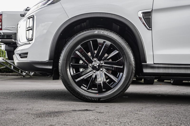 2025 Mitsubishi ASX VRX image 4
